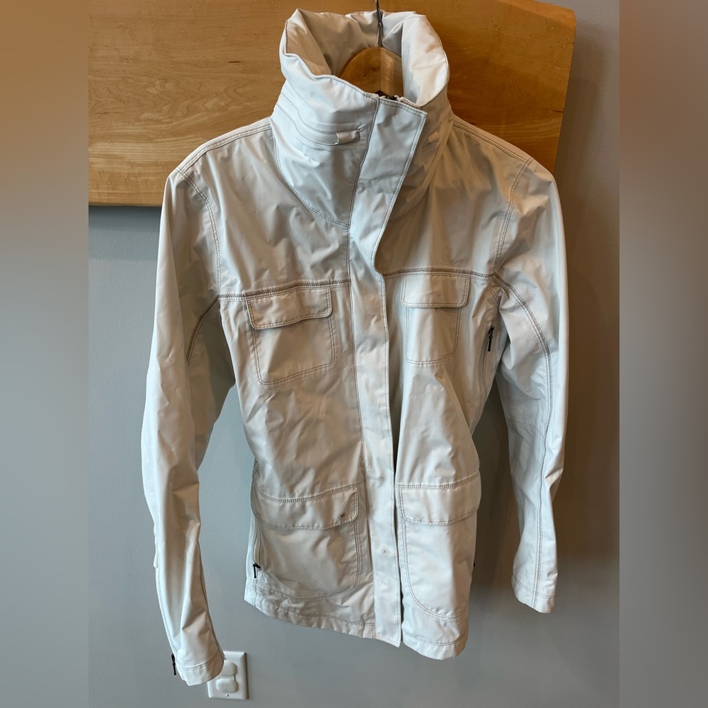Sporty light weight Kuhl jacket